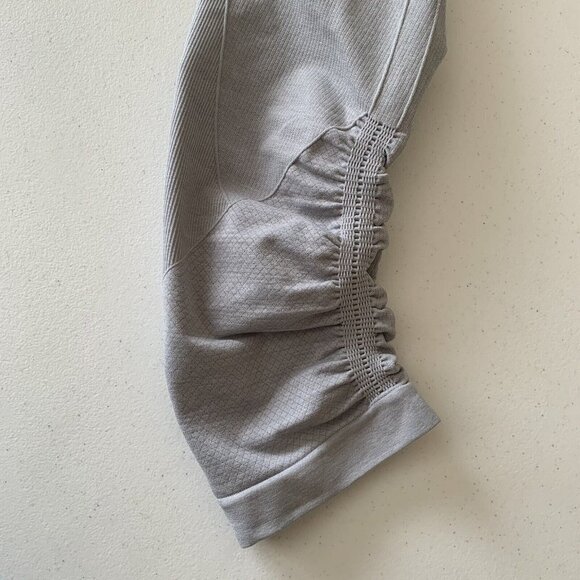 Lululemon Women’s Size 4 Gray In The Flow Crop Compression Leggings Workout - Picture 8 of 10